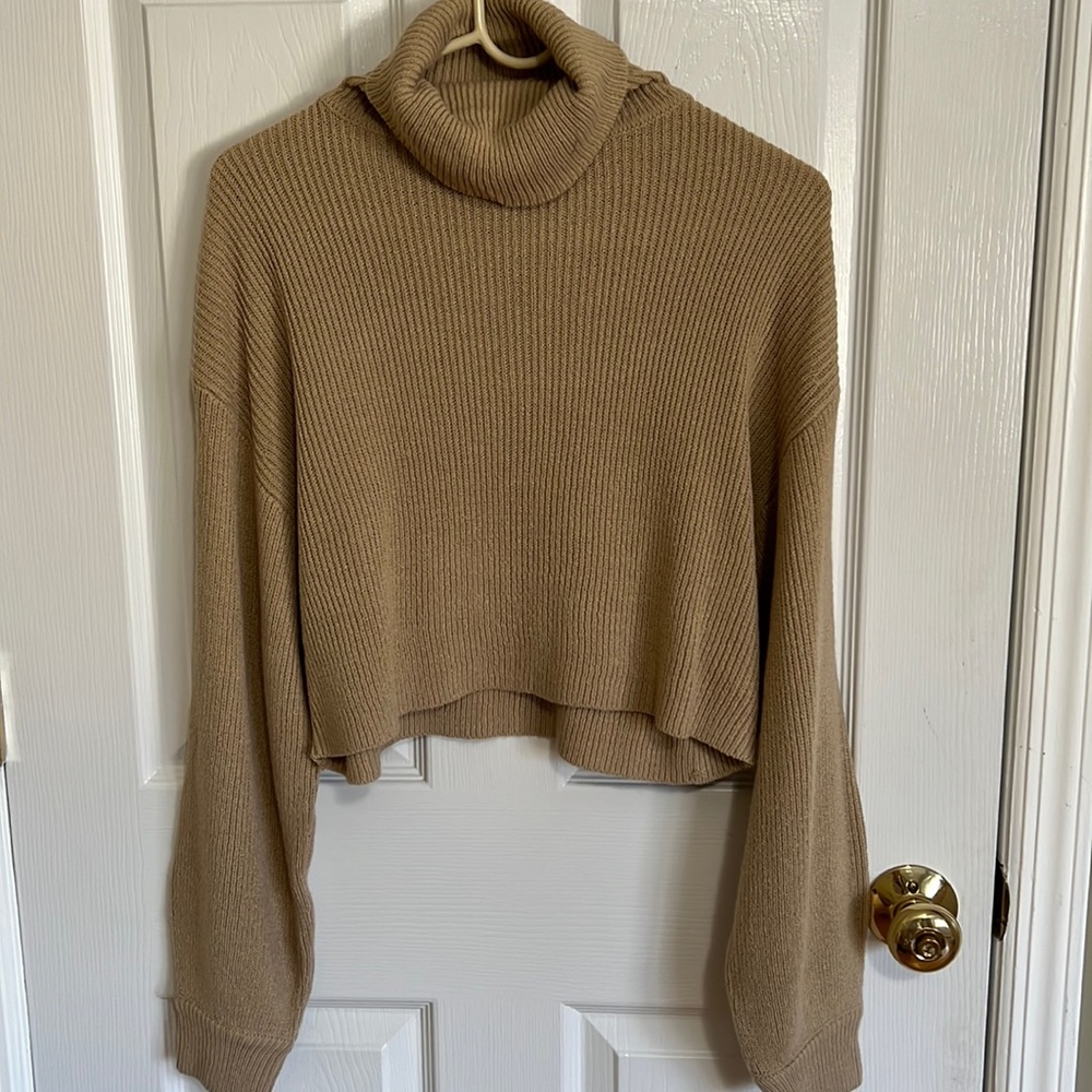 Crop top sweater